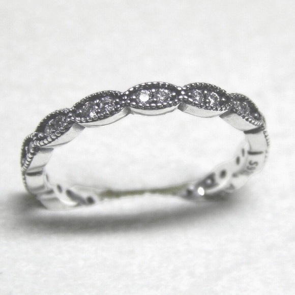 Pandora Sparkling Leaves Stackable Ring - Picture 2 of 11